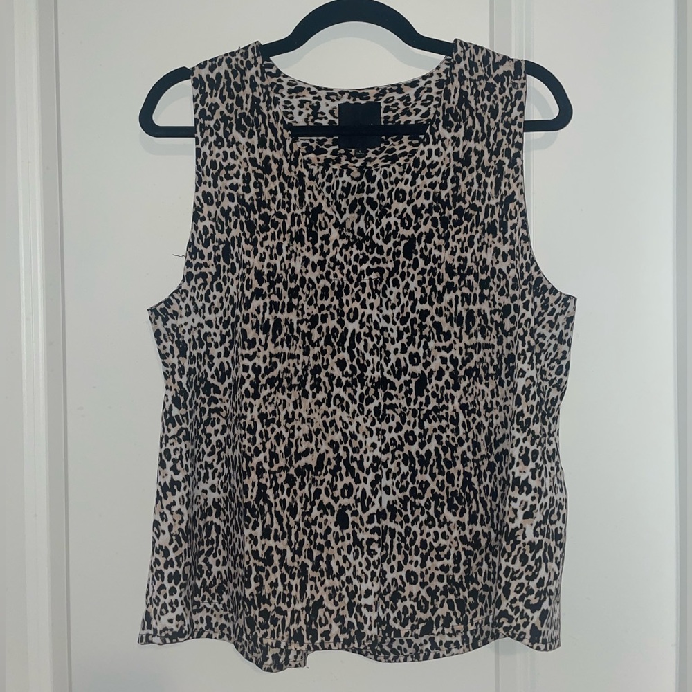 Cheetah v-neck tank top